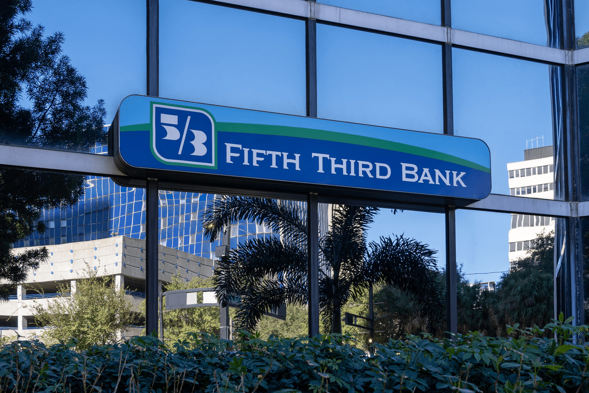 Fifth third bank safe deposit box fees