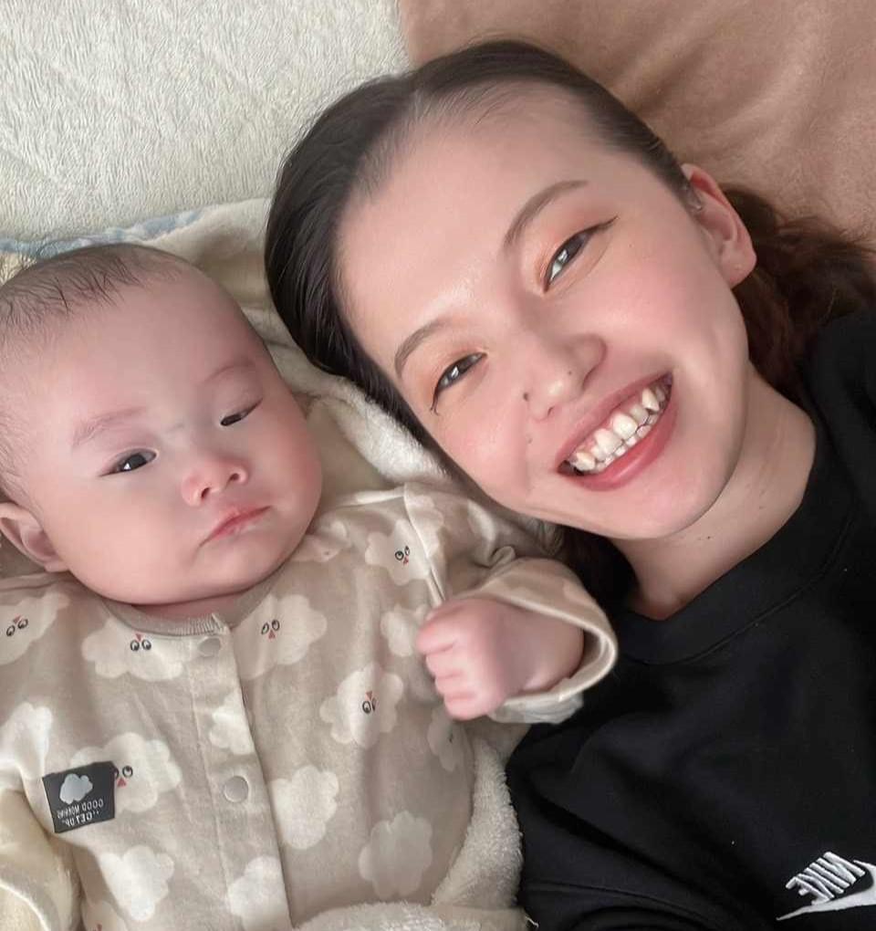 — Suzuki Megumi I was able to refresh my mind and body by using a short stay. My anxiety about parenting has eased. Support at the round main house is appreciated by many mothers. If you need postpartum care in Koriyama City, please rely on Manmaru Obatoya. To all the moms with babies up to 1 year old who find it difficult to say "help" to those around them. Please count on Ikumi Sagara, who has 30 years of experience as a nurse and midwife. We will support your parenting in two ways: short stay (accommodation type) and outreach (visiting type).