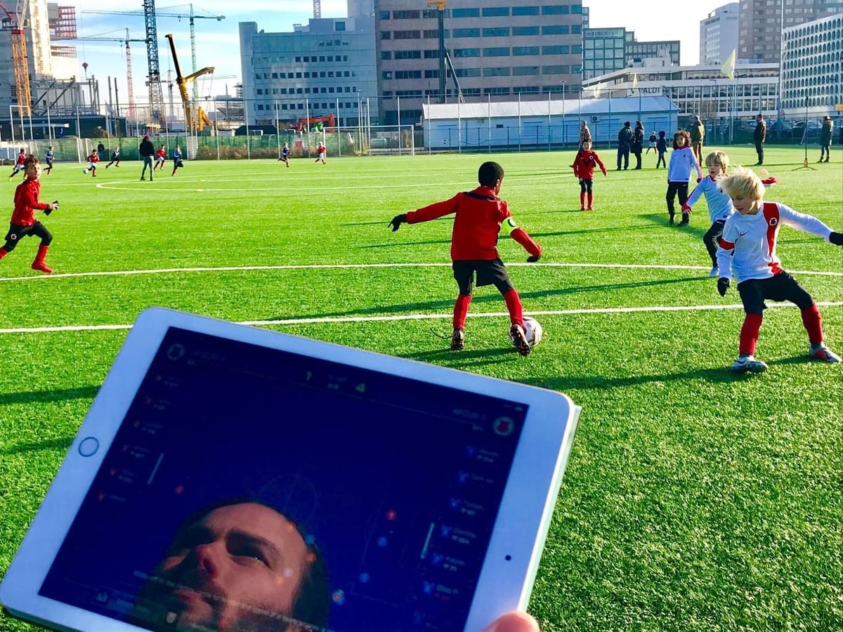 Coaches gain competitive edge with the live tracking feature of INSAIT KS.