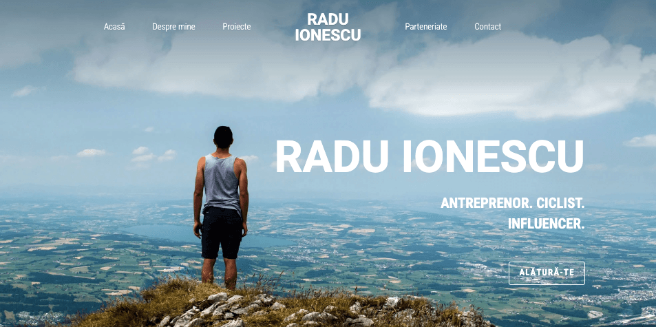 Șablon de afaceri strălucitor de la Strikingly