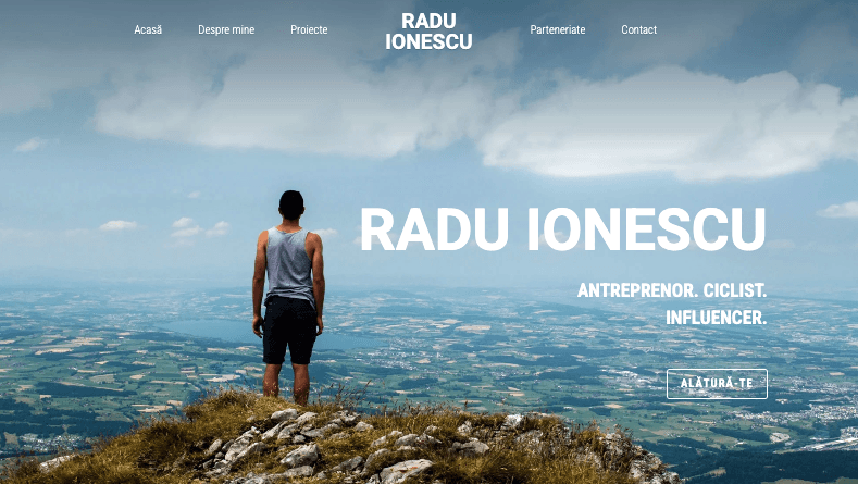 Template strălucitor de la Strikingly