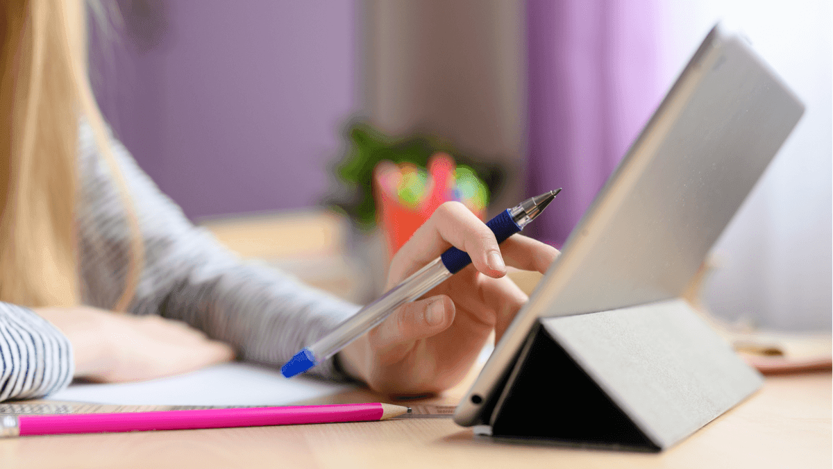 10 sfaturi esențiale pentru a conduce o afacere de succes de acasă