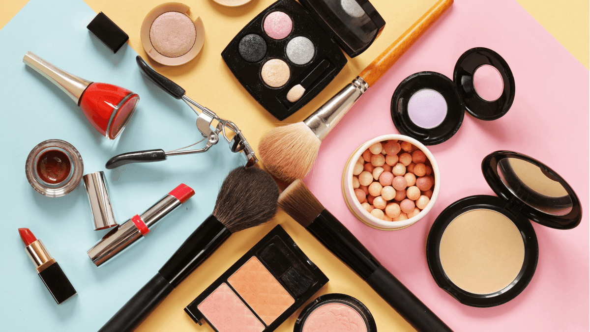 أفضل الممارسات لبيع المكياج عبر الإنترنت