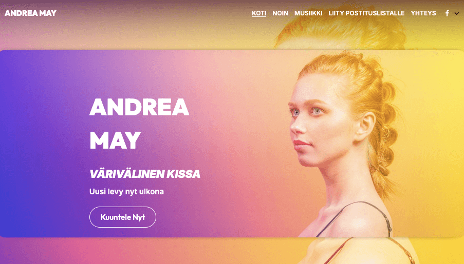 Andrea May -vaikuttajamalli Strikinglyltä