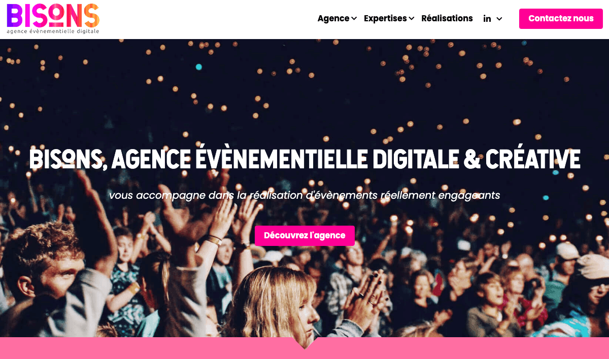 الصورة مأخوذة من موقع مستخدم Strikingly - بيسونز