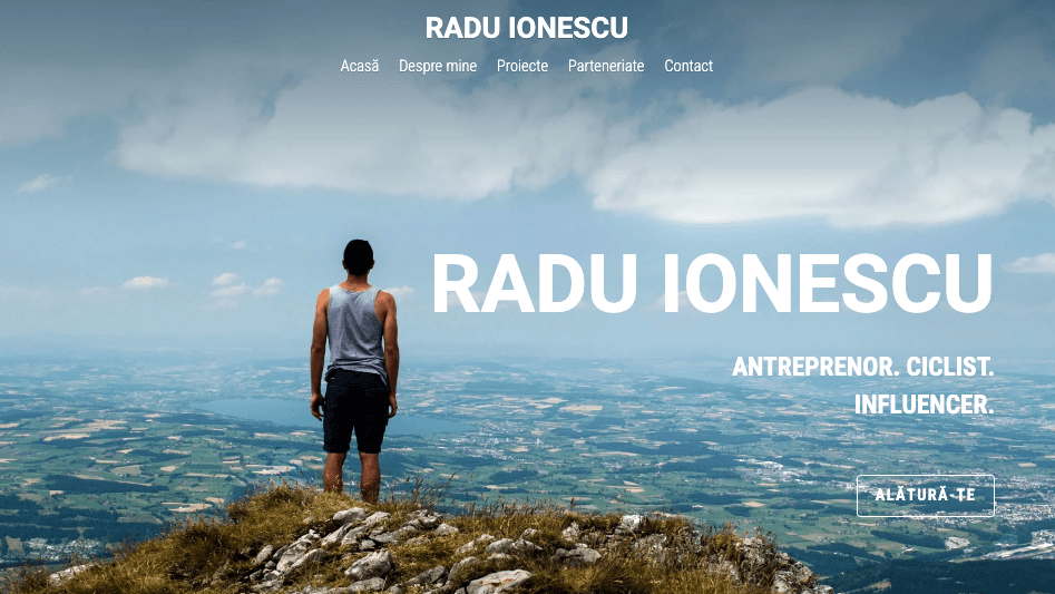 Șablon luminos de la Strikingly