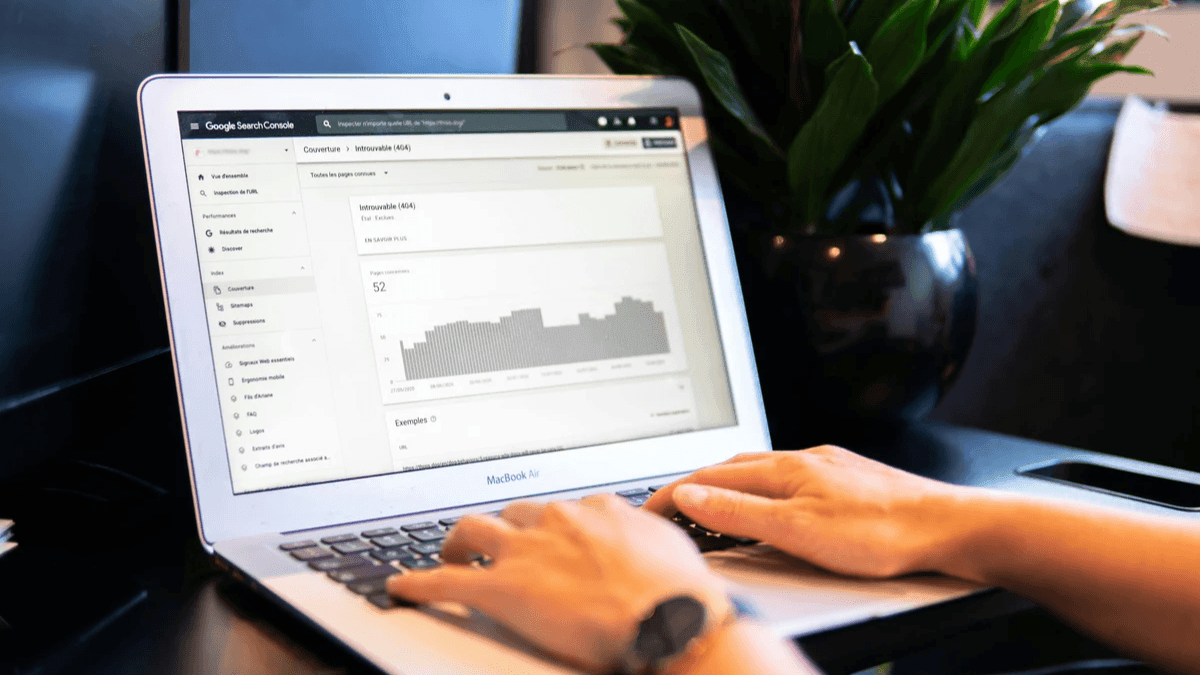 Tutustu verkkosivuston liikenteeseen Strikingly-verkkosivustojen avulla