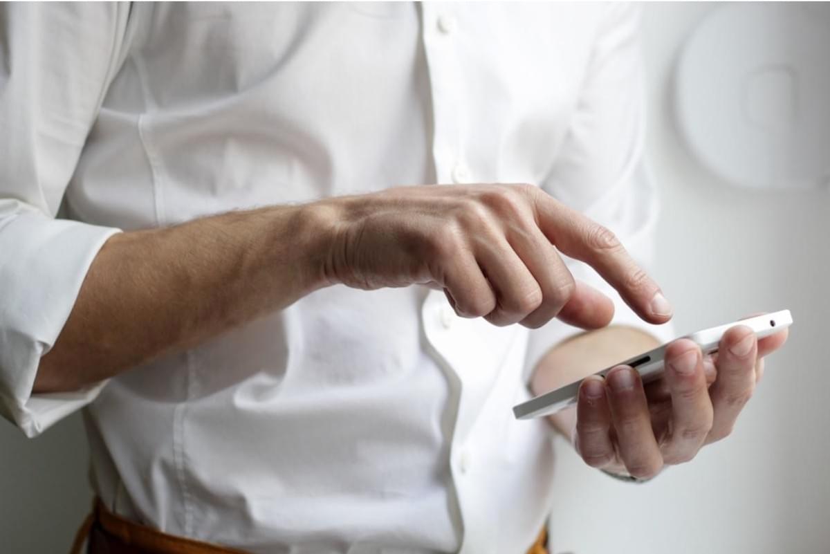 Swipe naar Succes: De Kunst en Wetenschap van Mobiele Marketing