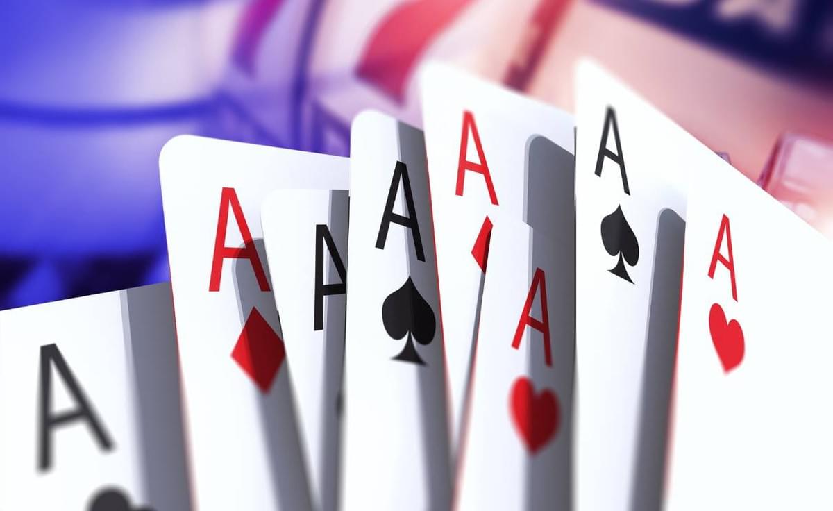 location-jeux-geants-en-martinique-jeu-de-cartes-xxl