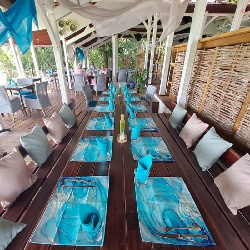 reserver-grande-table-pour-groupe-en-martinique