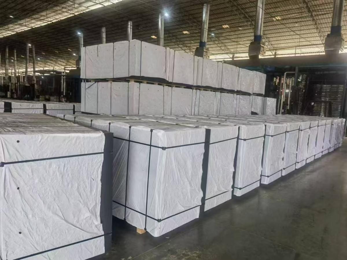 poplar core film faced plywood