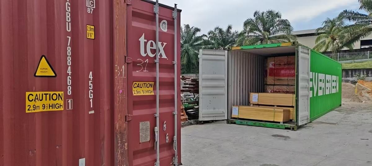 red plywood formwork