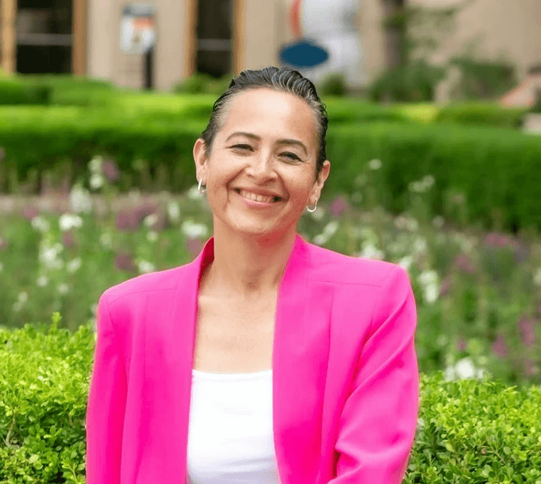 Discover how our approach transforms child development! Enhance the learning of your child An educational and nutritional approach designed to support the cognitive and emotional development of children.Line 2Inspired by child development methodologies used by specialists in psychology, nutrition, and well-being.3️⃣ COLORS OF THE LANDINGTo look professional and trustworthy.Main blue#1E3A8ABright blue#2563EBCreativity yellow#FBBF24Clean white#FFFFFFText gray#374151This communicates:intelligencesciencechildhoodtrust4️⃣ STRUCTURE OF THE OFFICIAL LANDING (COVER)This does NOT have representatives.HEROTitleAwaken your child's extraordinary potentialSubtitleEinstein Kids is an educational and nutritional approach designed to support the cognitive, emotional, and creative development of children.Button:Learn about the program