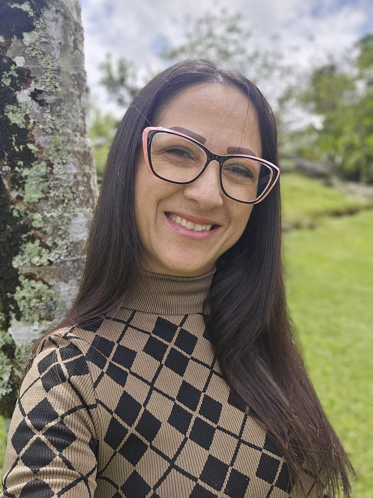 Discover how our approach transforms child development! Enhance the learning of your child An educational and nutritional approach designed to support the cognitive and emotional development of children.Line 2Inspired by child development methodologies used by specialists in psychology, nutrition, and well-being.3️⃣ COLORS OF THE LANDINGTo look professional and trustworthy.Main blue#1E3A8ABright blue#2563EBCreativity yellow#FBBF24Clean white#FFFFFFText gray#374151This communicates:intelligencesciencechildhoodtrust4️⃣ STRUCTURE OF THE OFFICIAL LANDING (COVER)This does NOT have representatives.HEROTitleAwaken your child's extraordinary potentialSubtitleEinstein Kids is an educational and nutritional approach designed to support the cognitive, emotional, and creative development of children.Button:Learn about the program