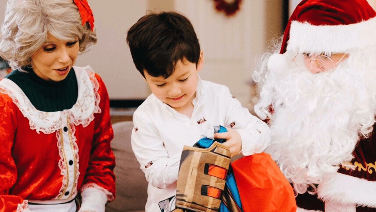 Holiday Family Christmas Party Entertainment Characters Edmonton Alberta Special Events