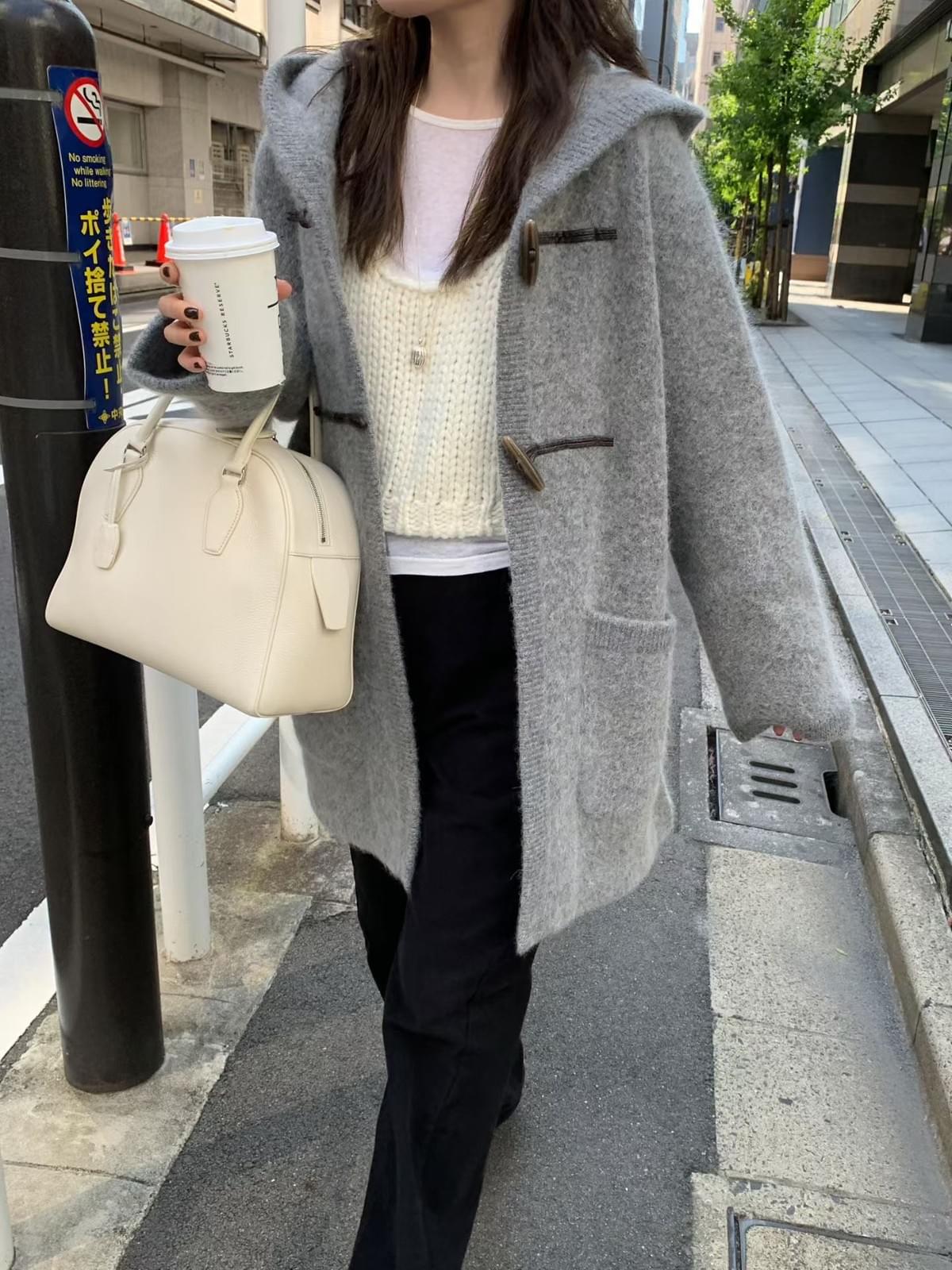 柔軟保暖羊角釦厚磅羊毛針織連帽大衣（兩色)