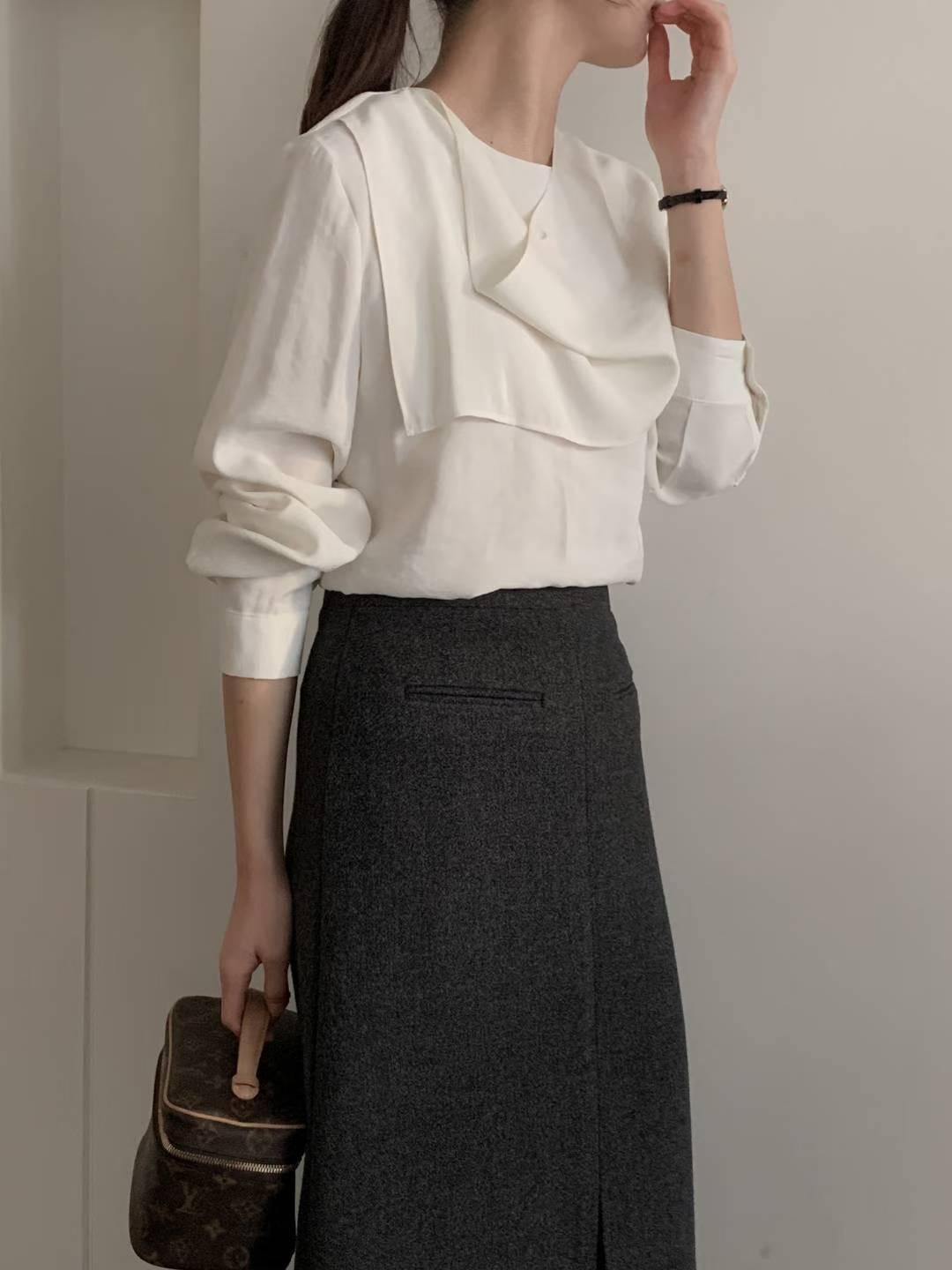 [25W1203]氣質女伶垂墜領巾上衣（兩色）