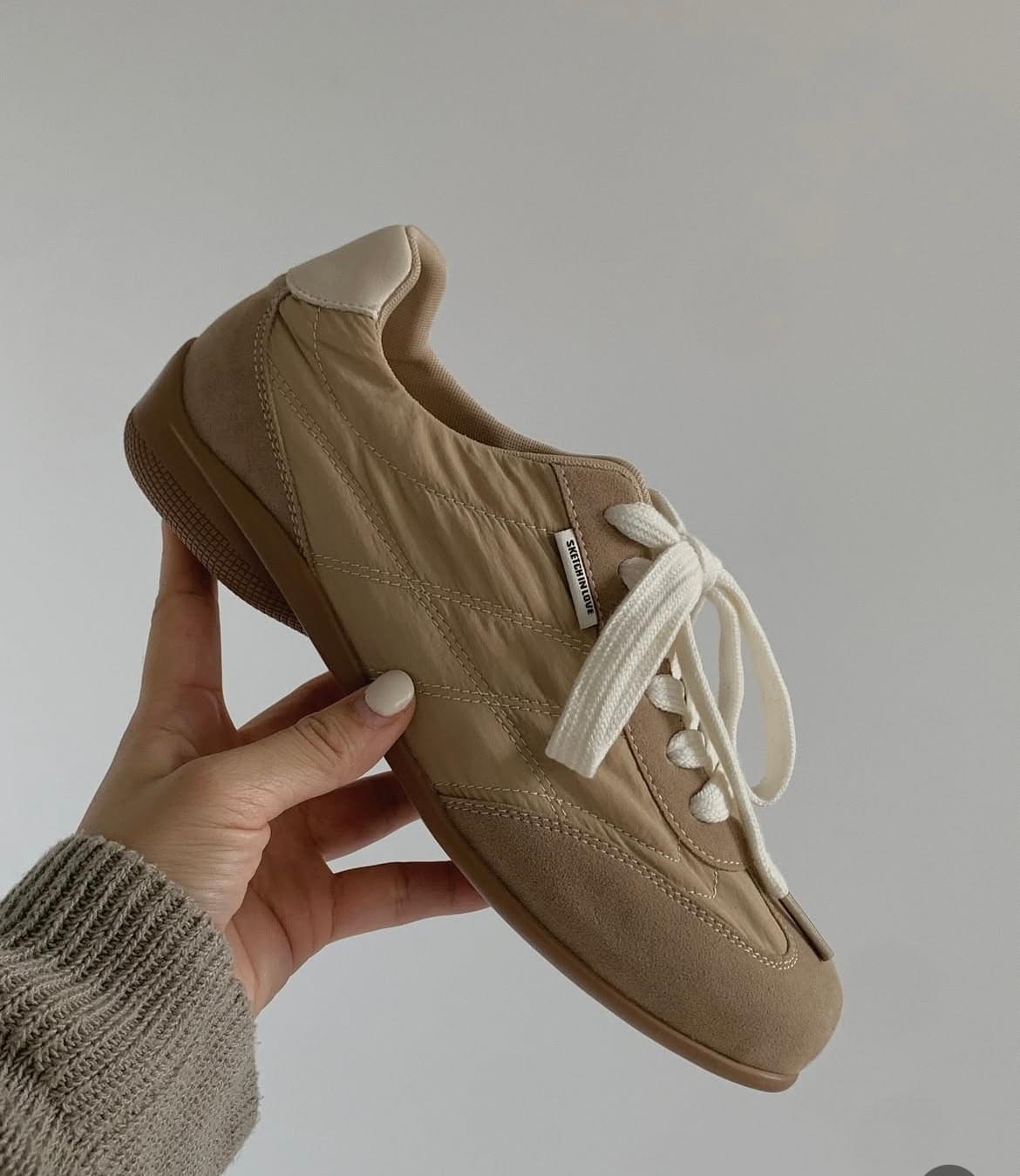 [25F1007]超好走!!輕量舒適百搭德訓鞋 乳膠墊休閒鞋(兩色)