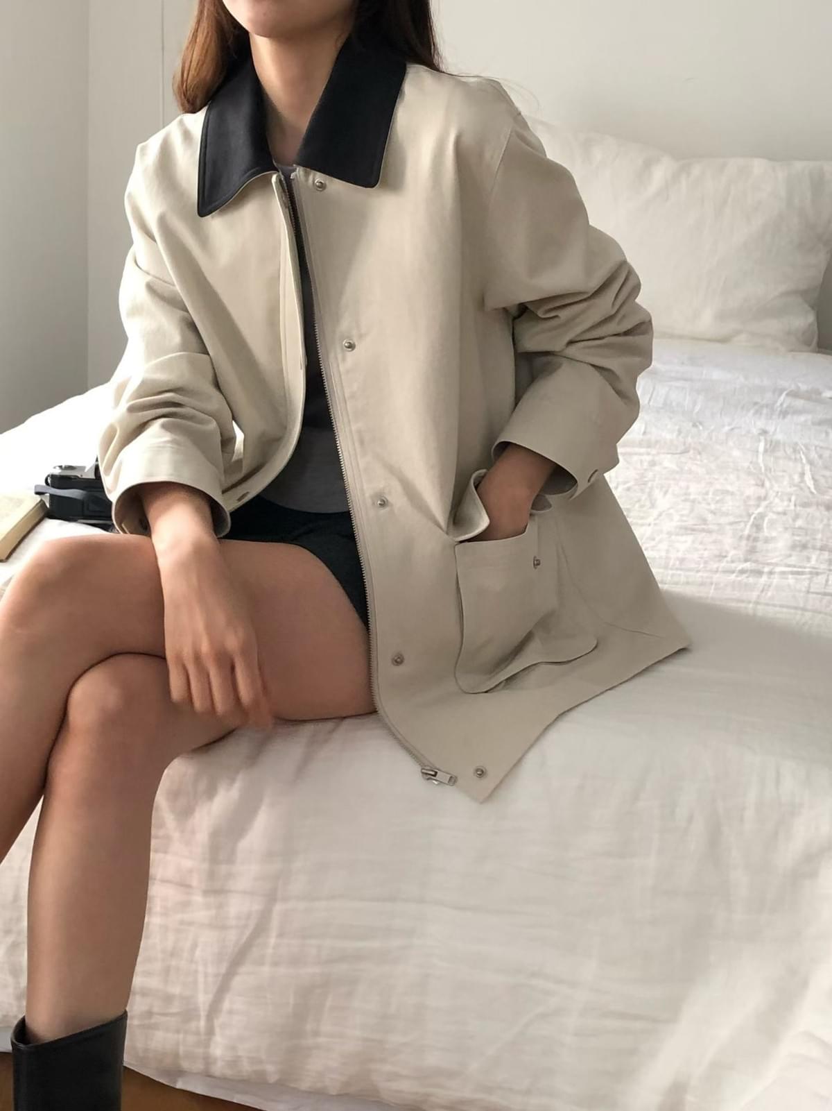 [25W1116]挺版撞色翻領中長版風衣外套(兩色)