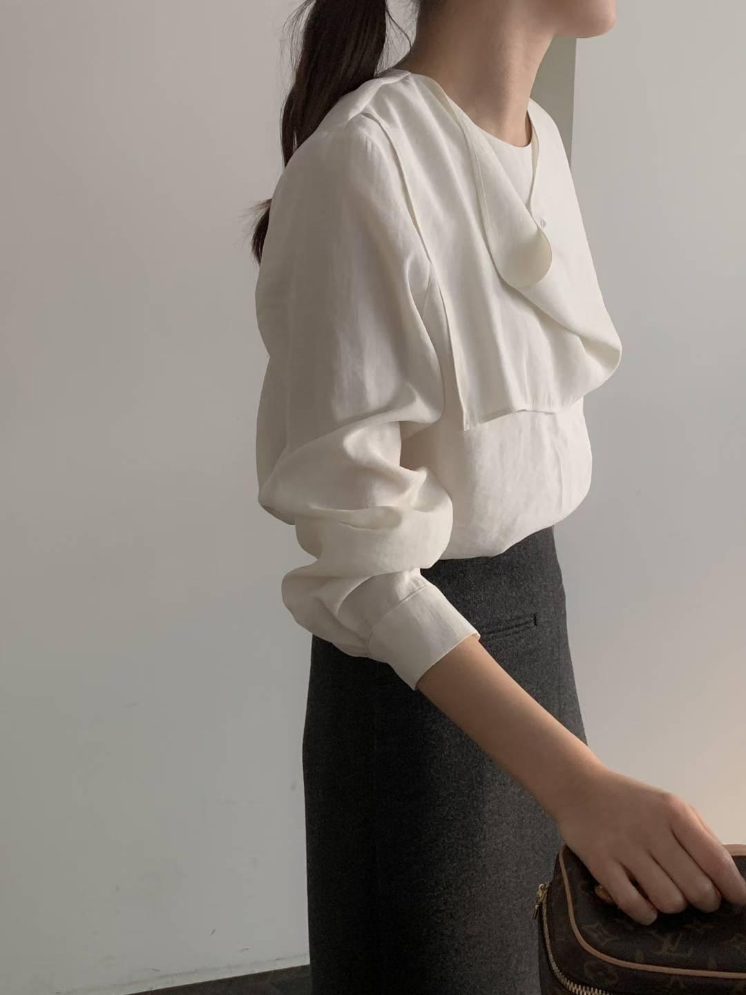 [25W1203]氣質女伶垂墜領巾上衣（兩色）