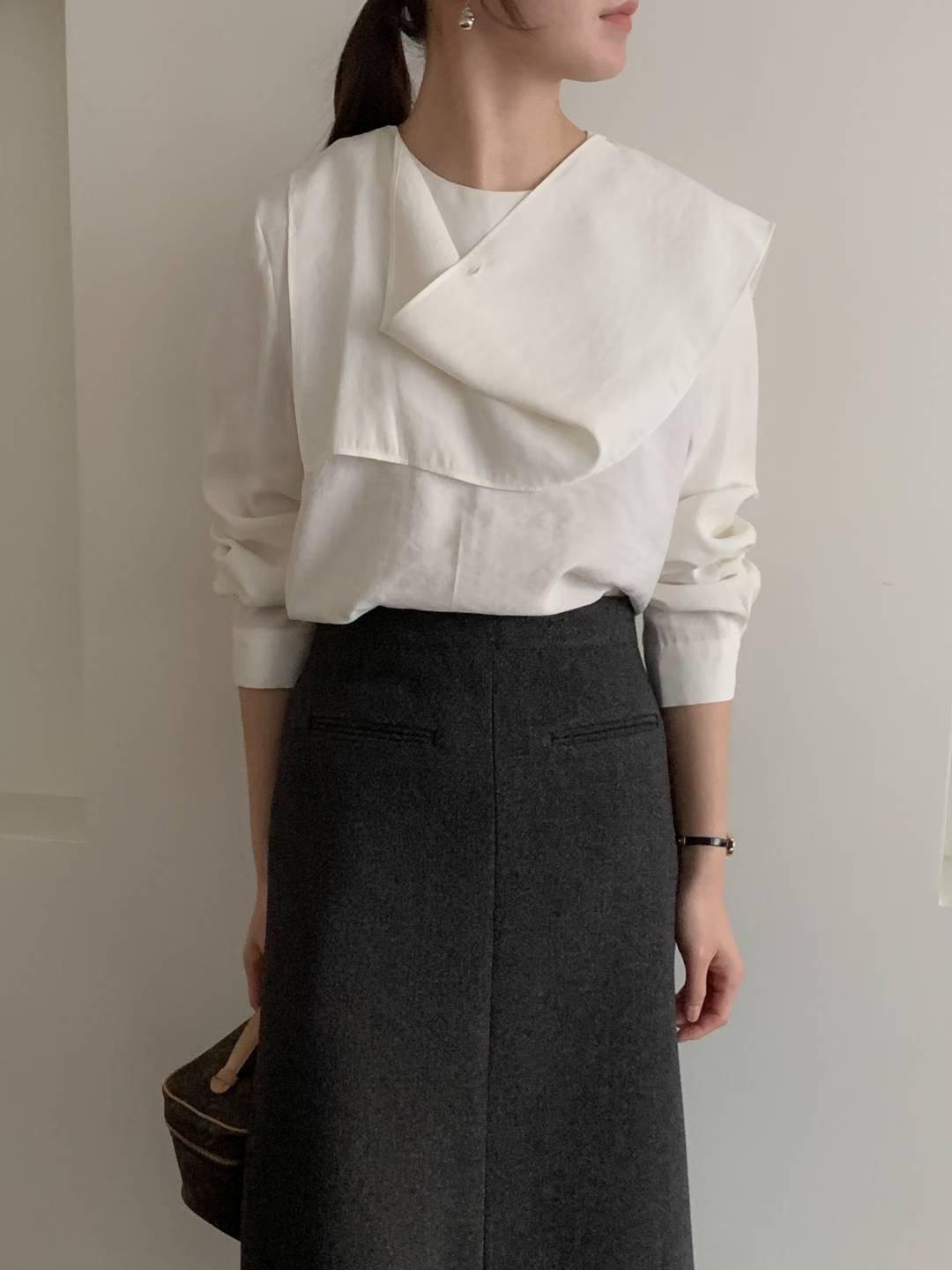 [25W1203]氣質女伶垂墜領巾上衣（兩色）