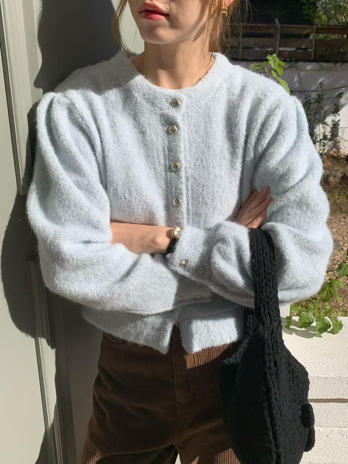 [25W1103]🇰🇷正韓空運(預購)/韓國代購/秋冬新品/甜美圓領金釦澎袖短版罩衫(四色) 推薦自留款!