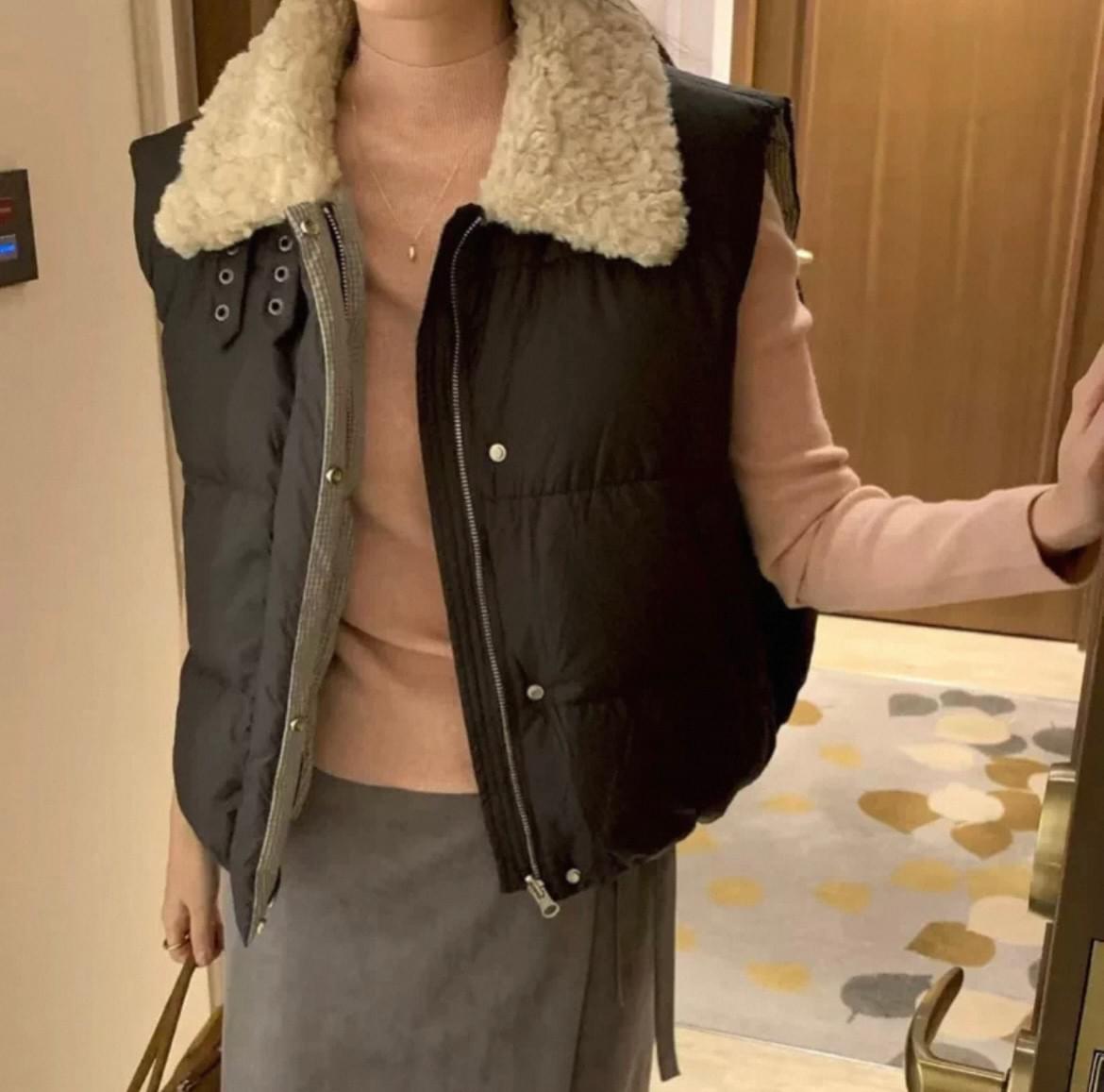 25W1204]羔羊毛翻領兩面穿羽絨背心（兩色）