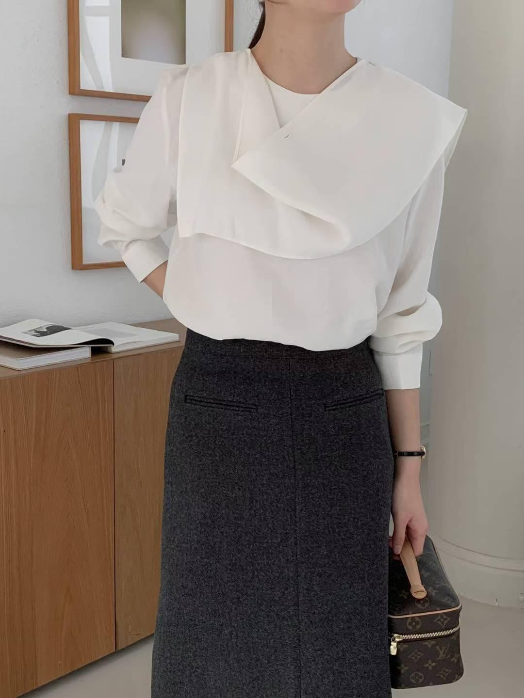 [25W1203]氣質女伶垂墜領巾上衣（兩色）