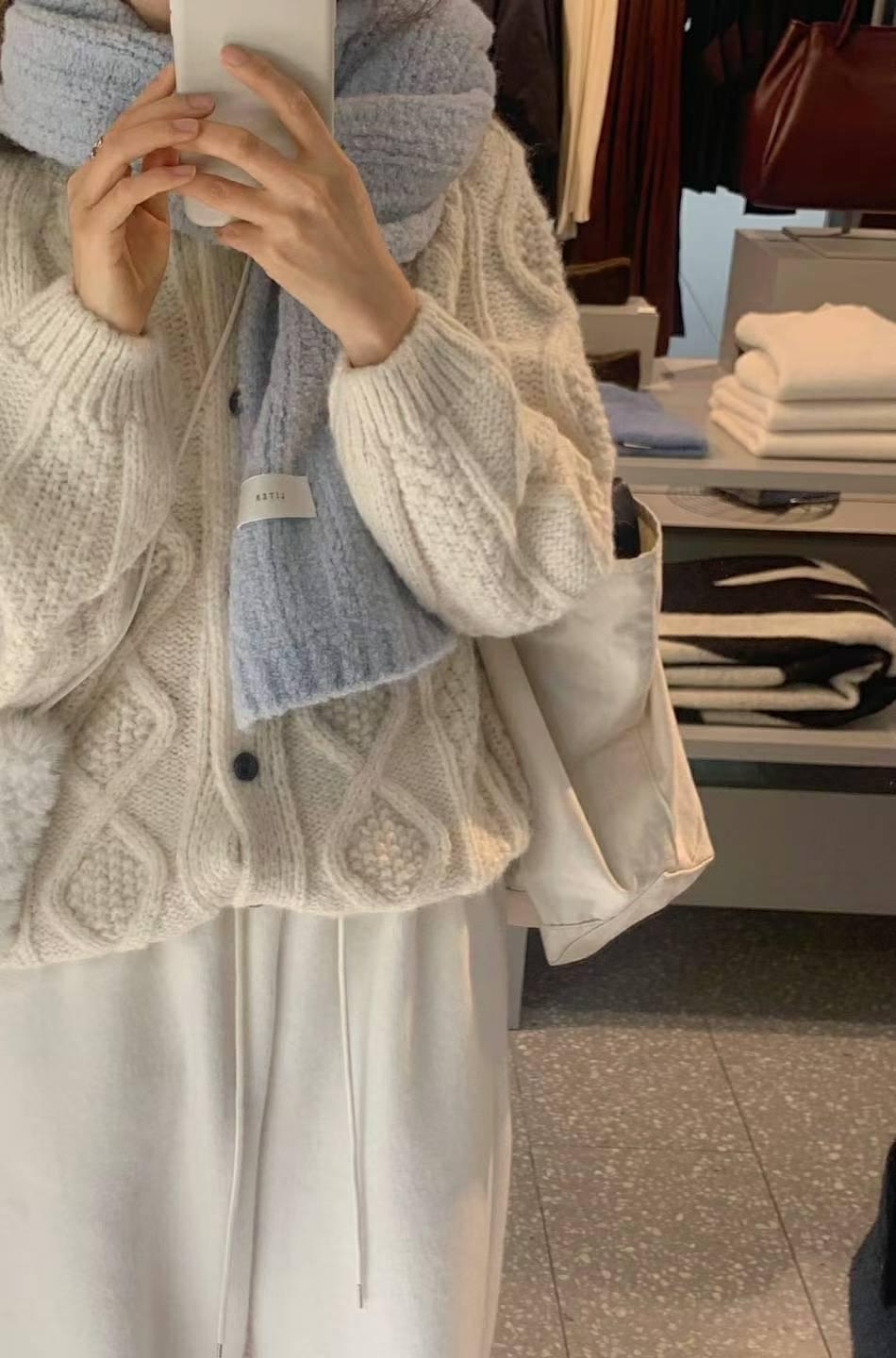 [25Ｗ1108]立體麻花軟糯羊毛粗針織外套（兩色）