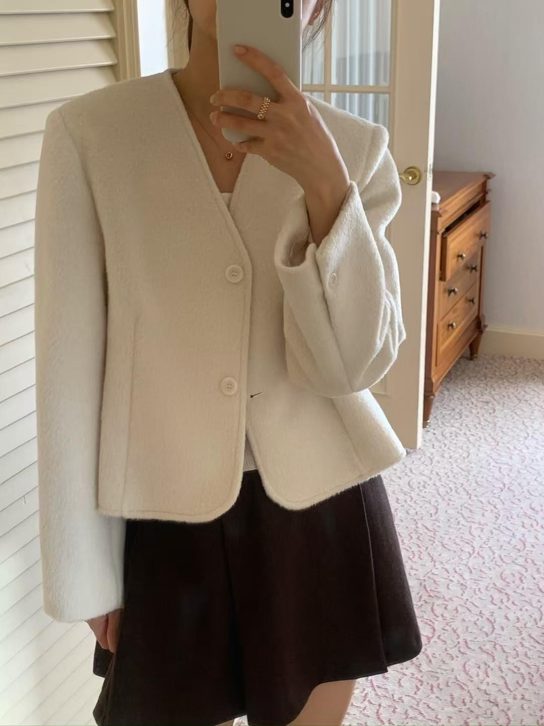 25F1010]氣質滿分短版V領雙排扣羊毛外套（兩色）