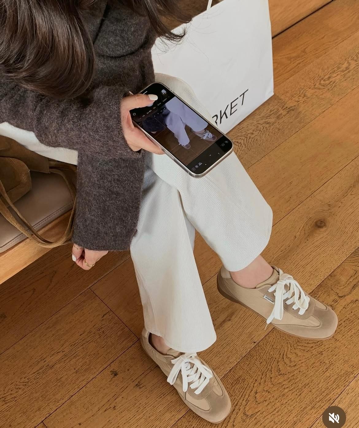 [25F1007]超好走!!輕量舒適百搭德訓鞋 乳膠墊休閒鞋(兩色)