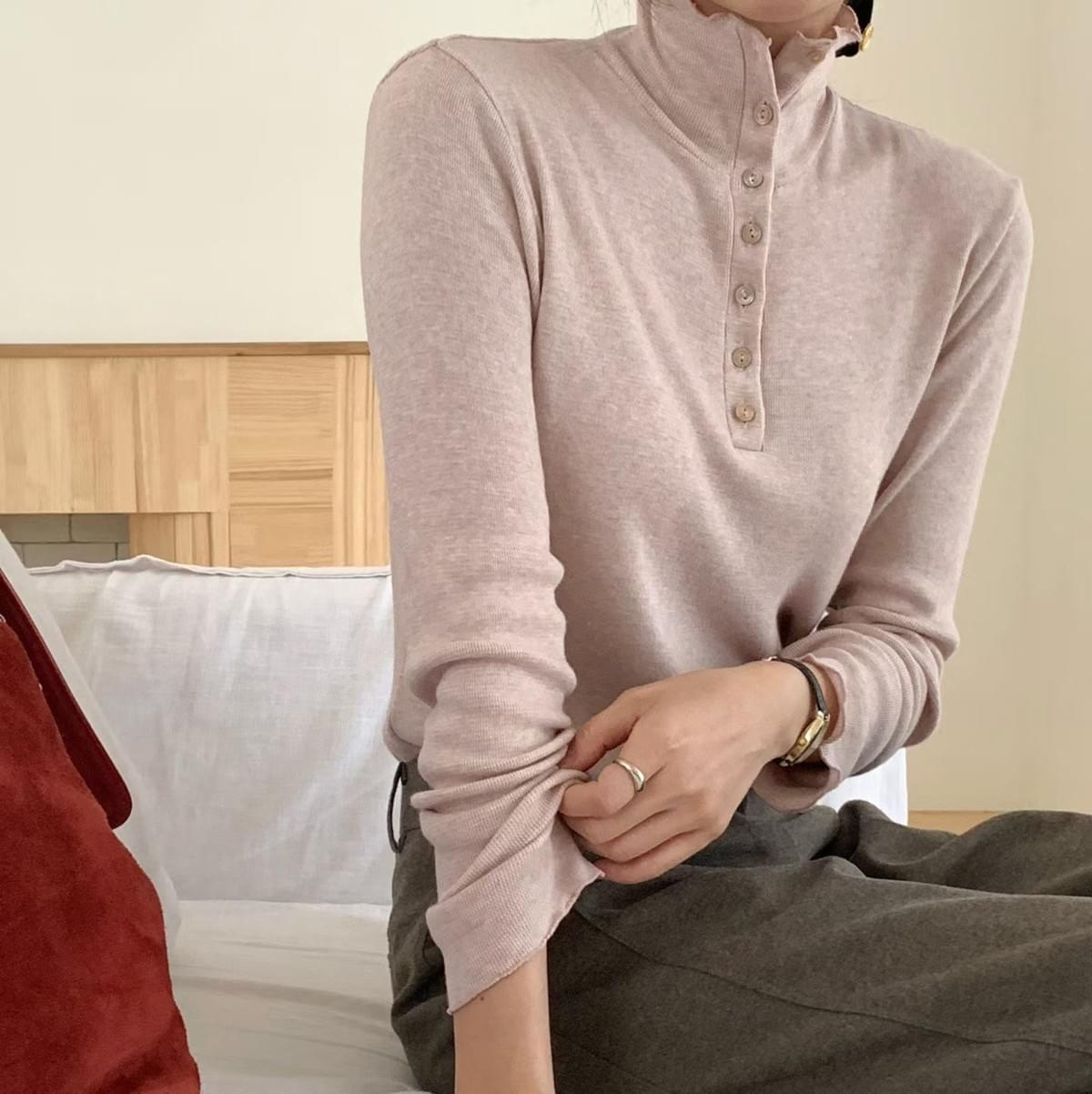 [25F1011]包色自留款木耳邊排釦高領上衣羊毛上衣 打底衣