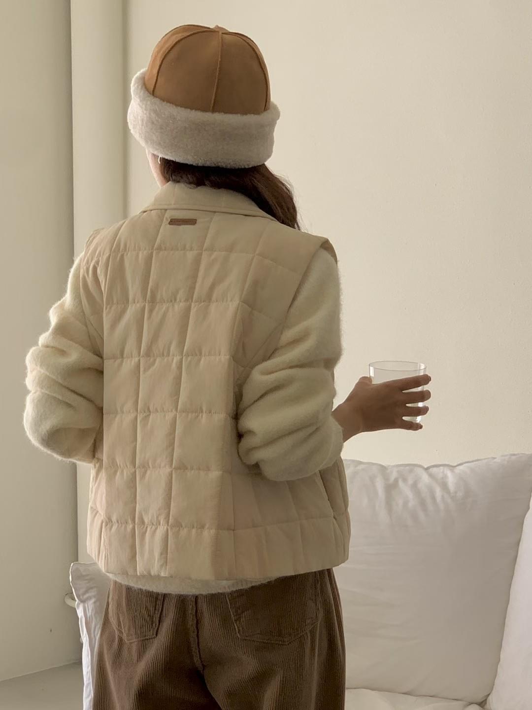 [25F1005]薄款鋪棉翻領背心外套（兩色）