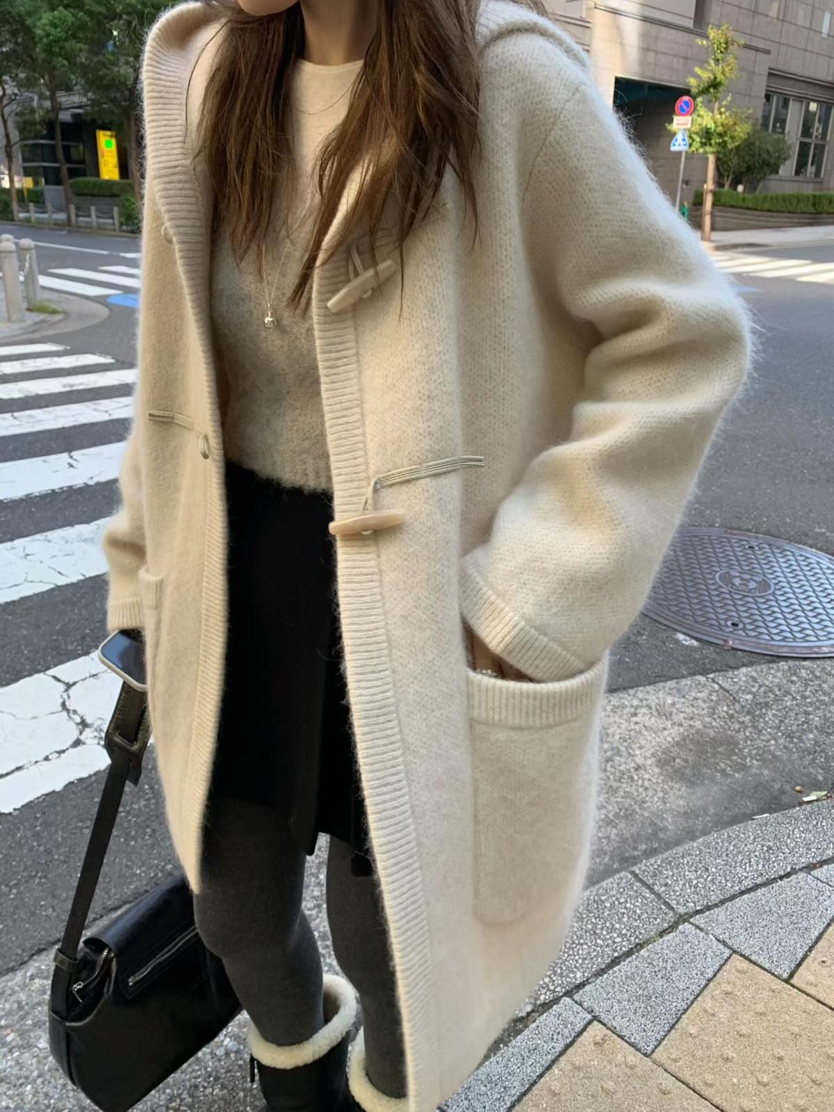 柔軟保暖羊角釦厚磅羊毛針織連帽大衣（兩色)