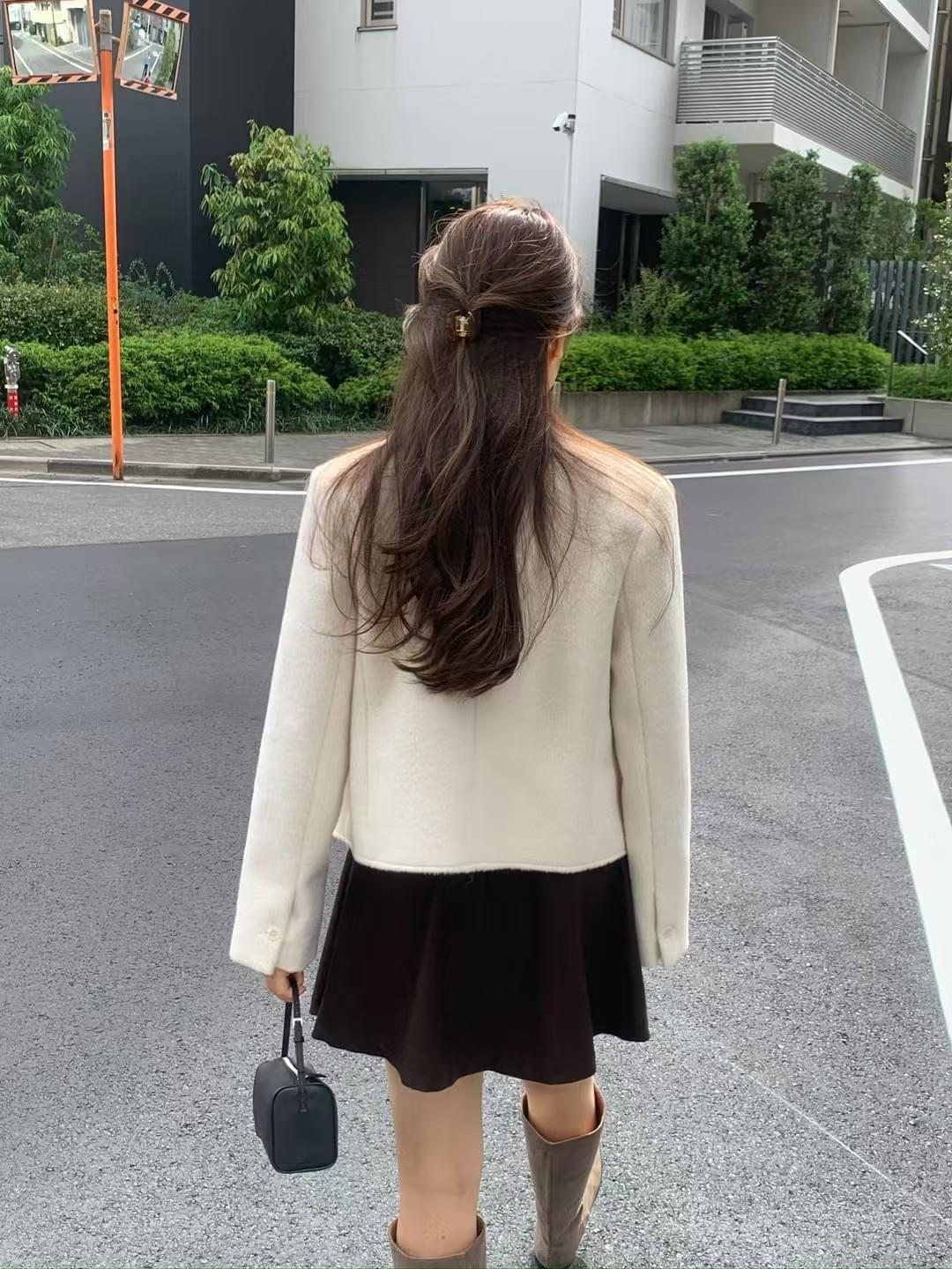 25F1010]氣質滿分短版V領雙排扣羊毛外套（兩色）