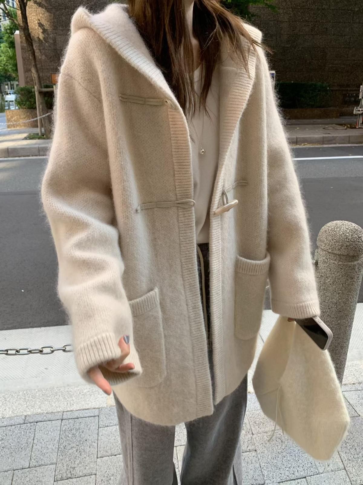 柔軟保暖羊角釦厚磅羊毛針織連帽大衣（兩色)