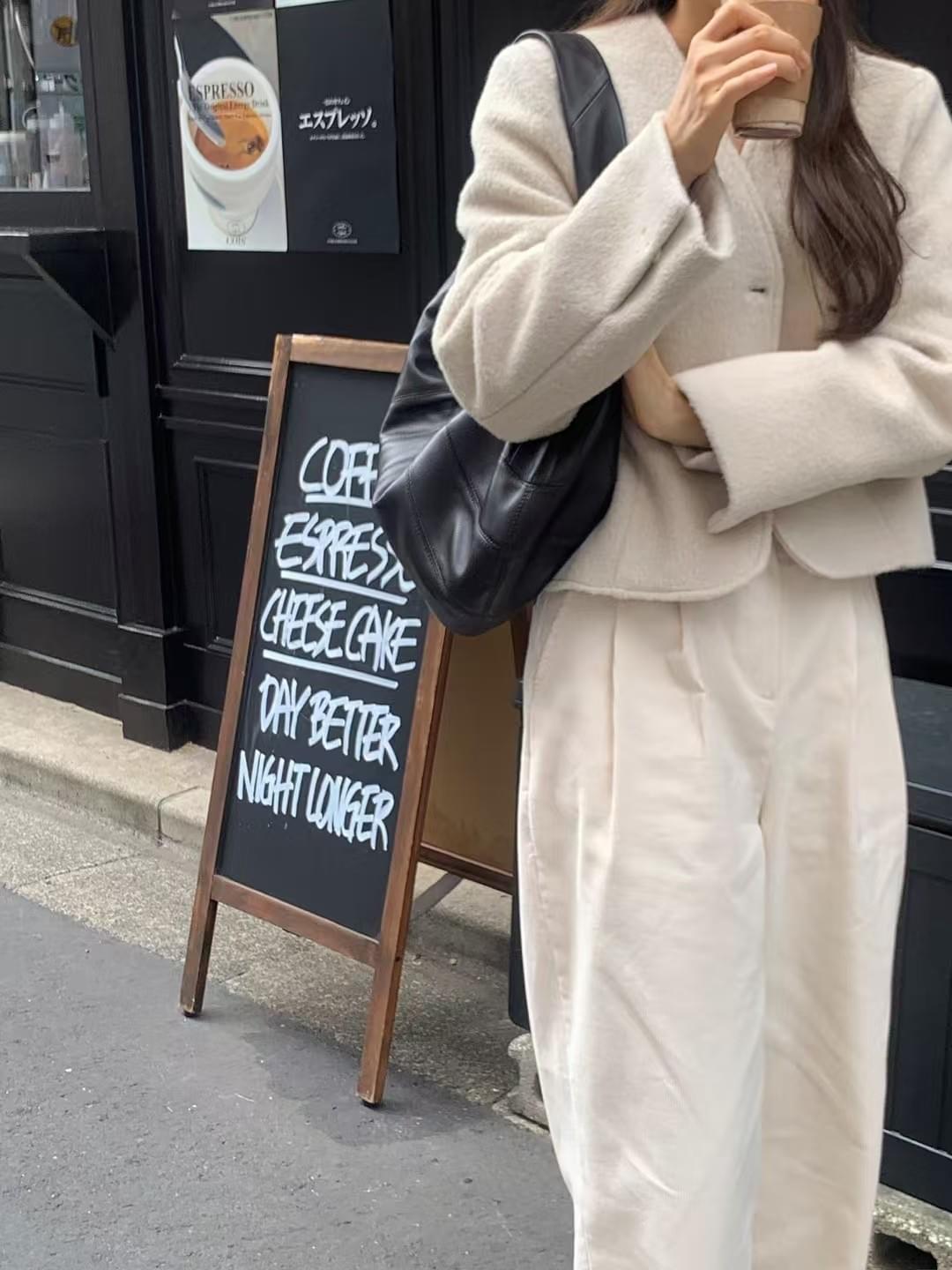 25F1010]氣質滿分短版V領雙排扣羊毛外套（兩色）