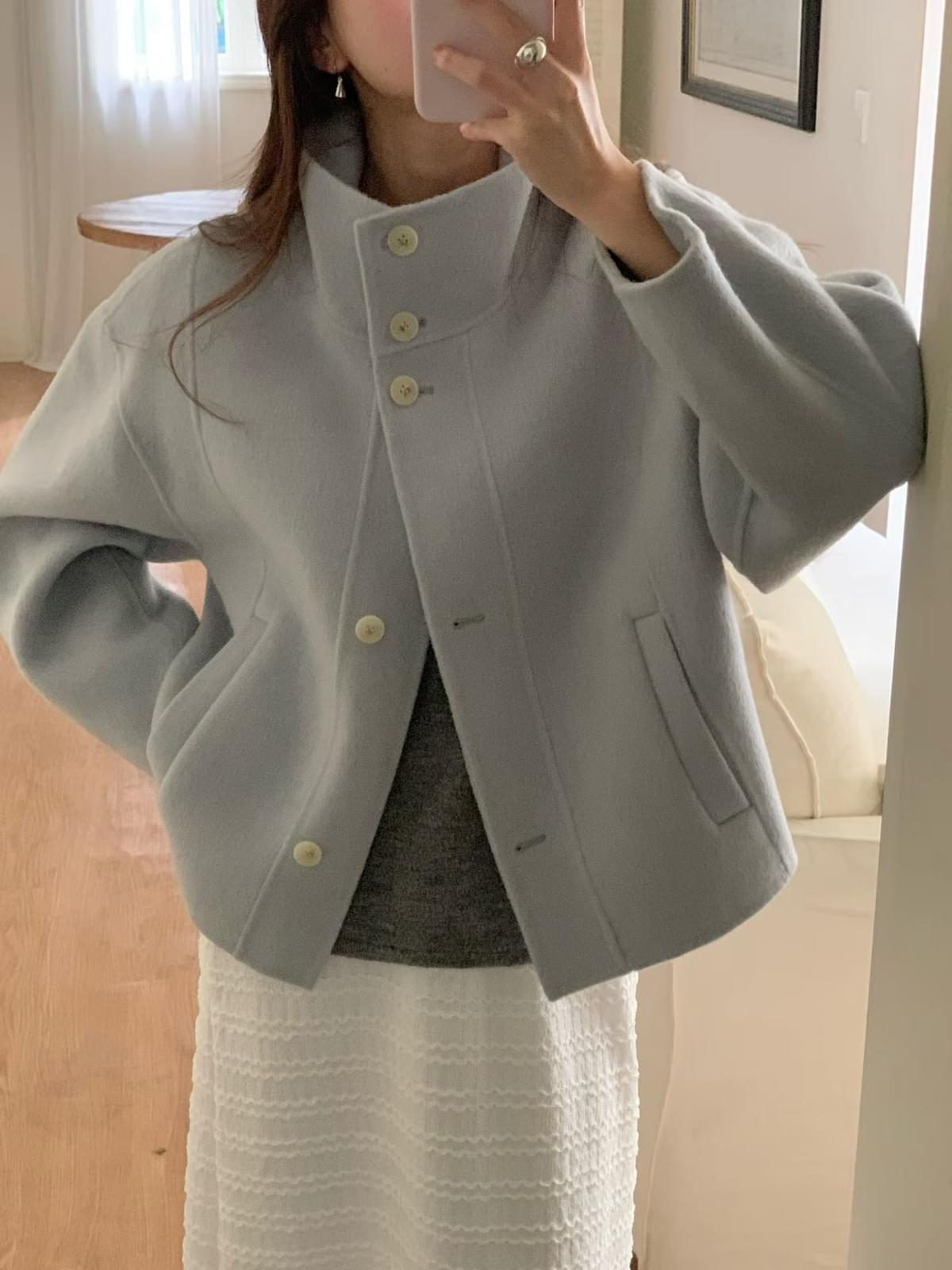 [25W1115]俐落高領翻領兩穿中短版手工羊毛大衣(三色)