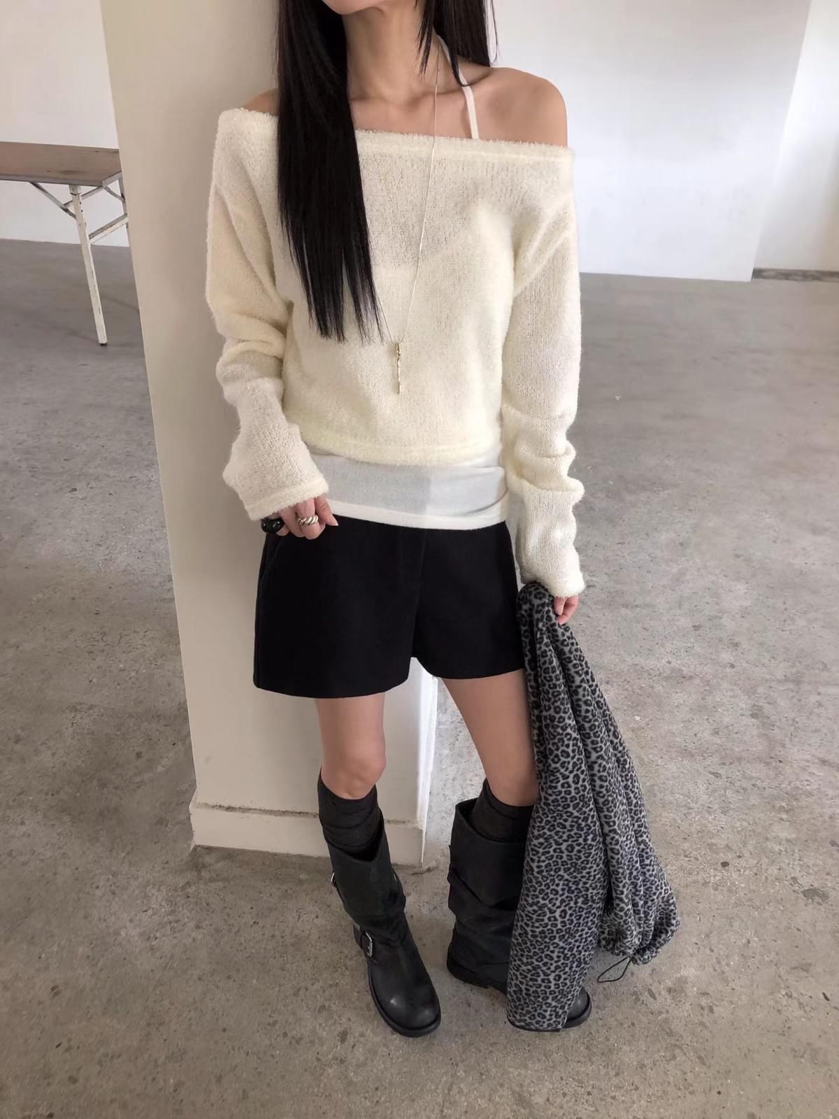 [25W1114]百搭款短版羊毛一字領斜肩上衣(三色)