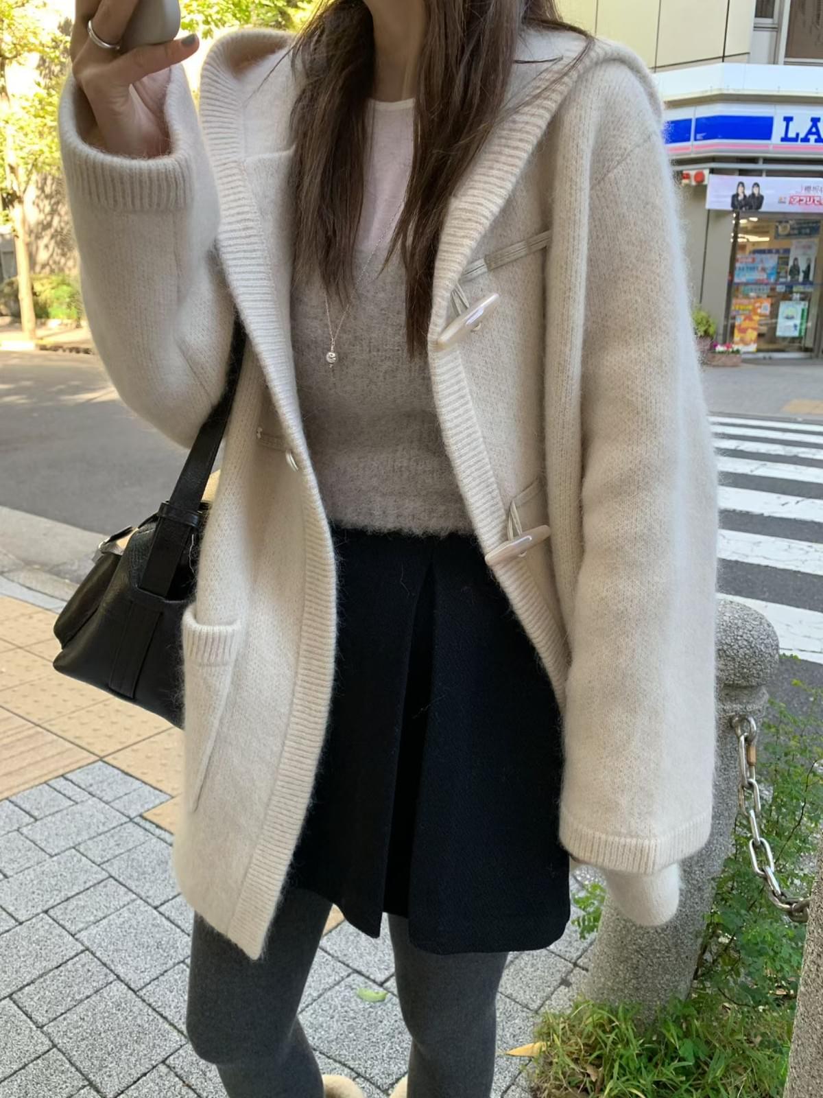 柔軟保暖羊角釦厚磅羊毛針織連帽大衣（兩色)