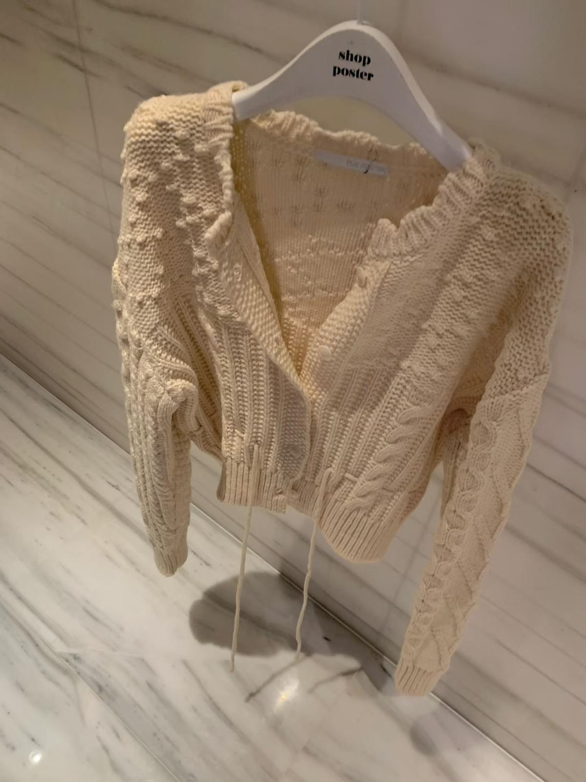 [25F1003]精緻花瓣領口腰間抽繩針織外套（兩色）