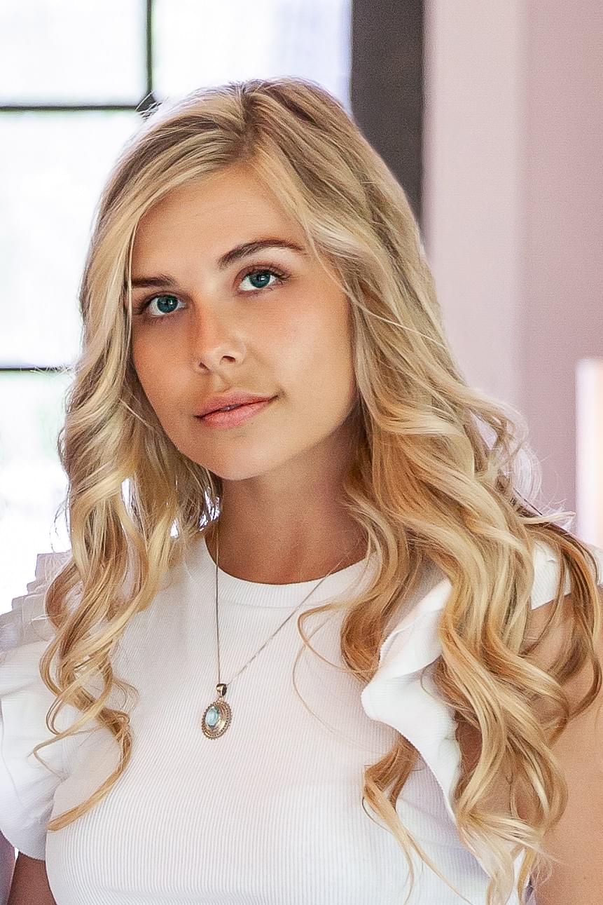 Mary Nguyen | Team Bella | Bella West Coast Properties