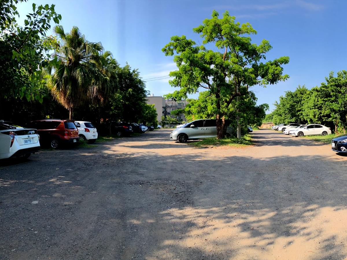 限「烤肉」每組10人，可擁有3張免費停車卷，每輛汽車限停5小時。若超時停車，貴賓需額外支付停車費用，請多加留意時間，謝謝。