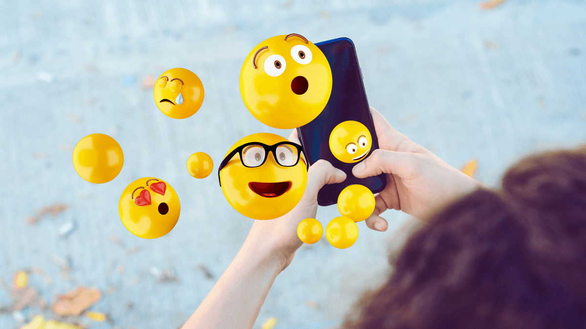 eye-captions-for-instagram-which-can-make-you-an-influe