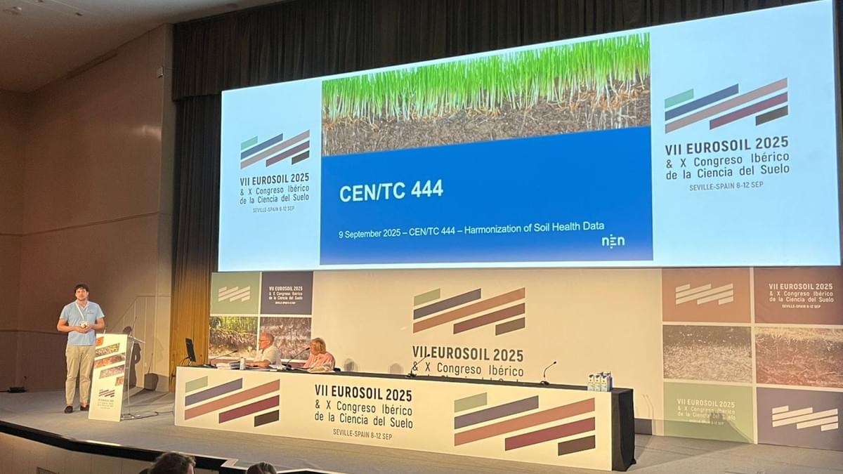 Bob Klein Lankhorst at Eurosoil 2025 (Sevilla) Bob Klein Lankhorst at Eurosoil 2025 (Sevilla)