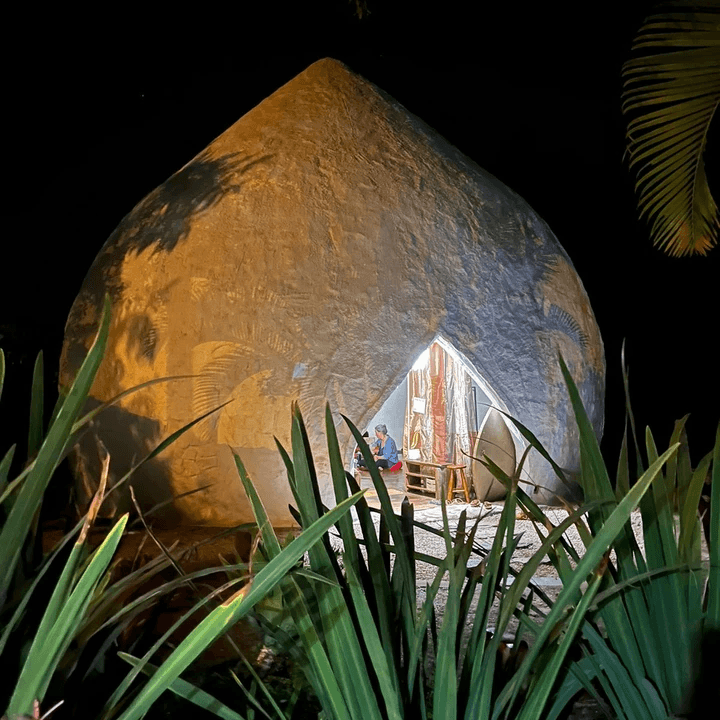 Habitat paisible en forme de goutte d'eau