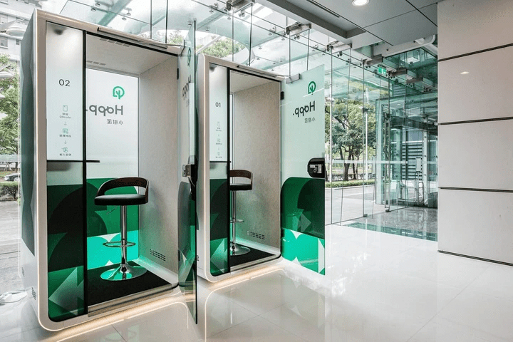 小樹屋電話亭辦公空間