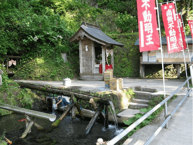 猫と暮らす古民家グランピング【和心村公式】|千葉富津・東京から1時間|サウナ&カフェも完備  千葉県富津市の豊かな自然に囲まれた和心村は、東京から車でわずか1時間、「人と動物と自然が調和する共生の村」をコンセプトにした唯一無二のグランピング