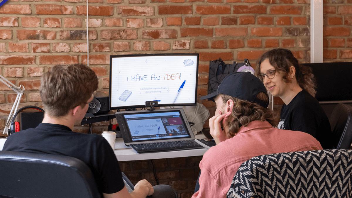 Dołącz do naszej akademii i zanurz się w świat tworzenia gier pod okiem ekspertów. Uwolnij swój potencjał w game developmencie!  Tworzymy przestrzeń dla pasjonatów gier, łącząc nasze doświadczenie w nauczaniu i produkcji gier. Stworzyliśmy miejsce, w którym każdy może odkrywać tajniki swojej twórczości. Uczymy projektowania i programowania gier, tworzenia grafiki 2D i modeli 3D oraz łączenia kreatywności z technologią.  Jeśli marzysz o stworzeniu własnych gier – zapraszamy!