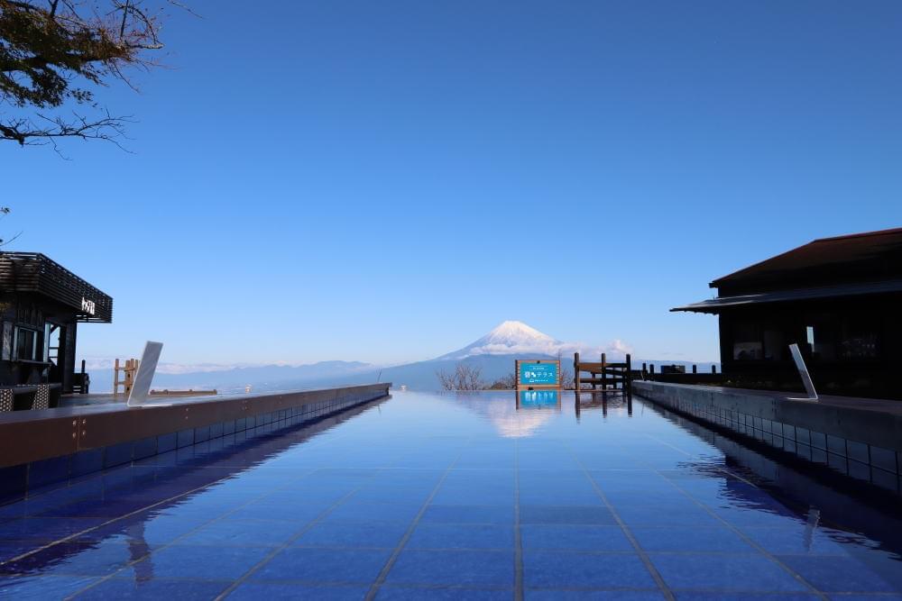 We provide experienced guides to lead you to deeply explore major tourist attractions, making your journey more fulfilling and interesting. professional guided service Our service travel agency